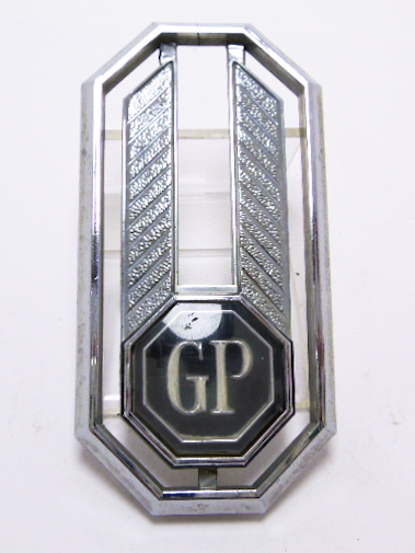 Эмблема б/у "GP" хром 89x45мм